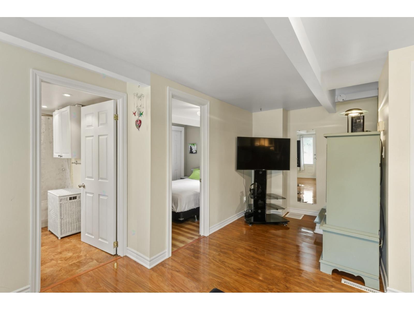 22 Rue St-Jean-Baptiste Saint-Polycarpe Quebec Canada J0P1X0 5