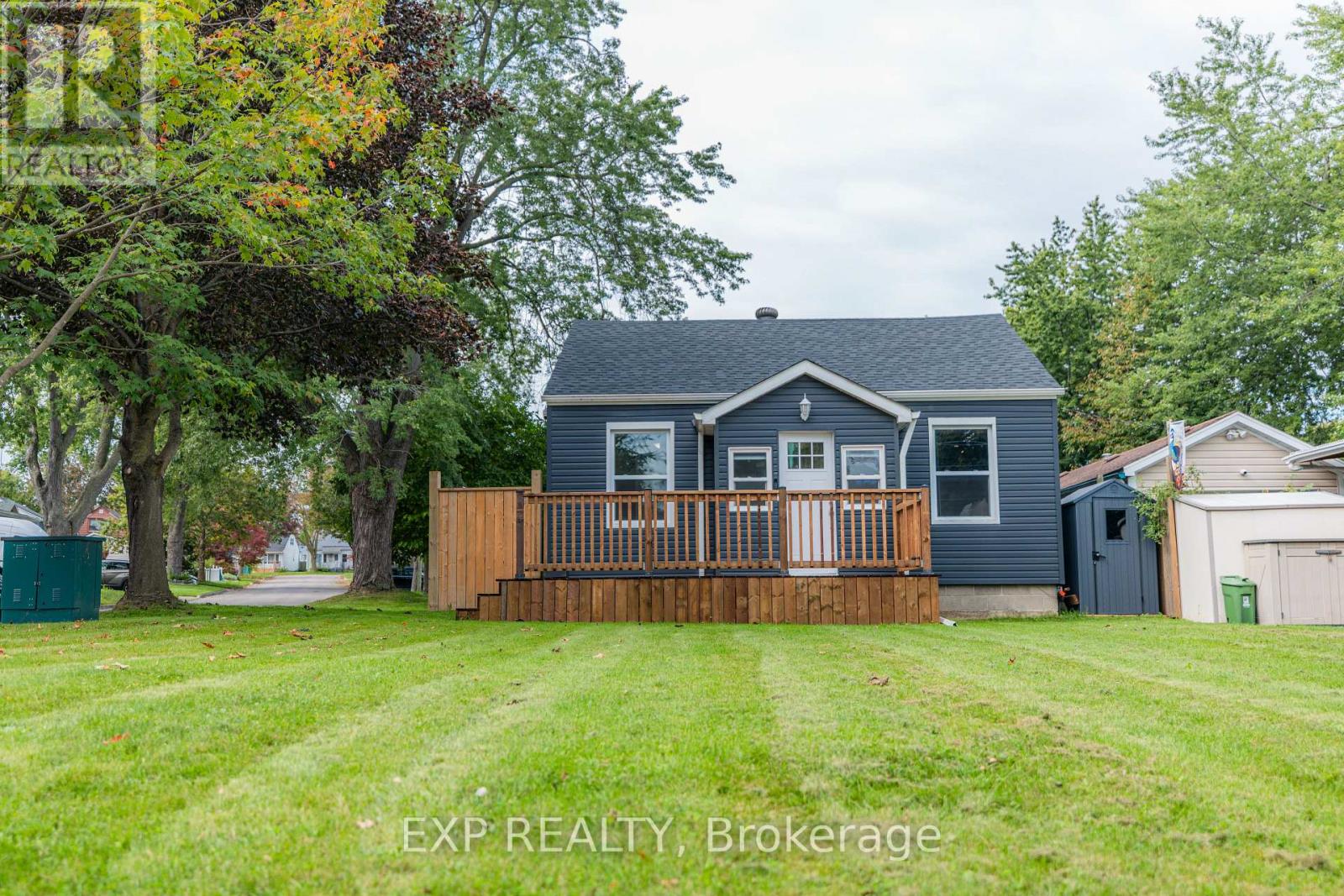 18 NELSON AVENUE, Ajax, Ontario