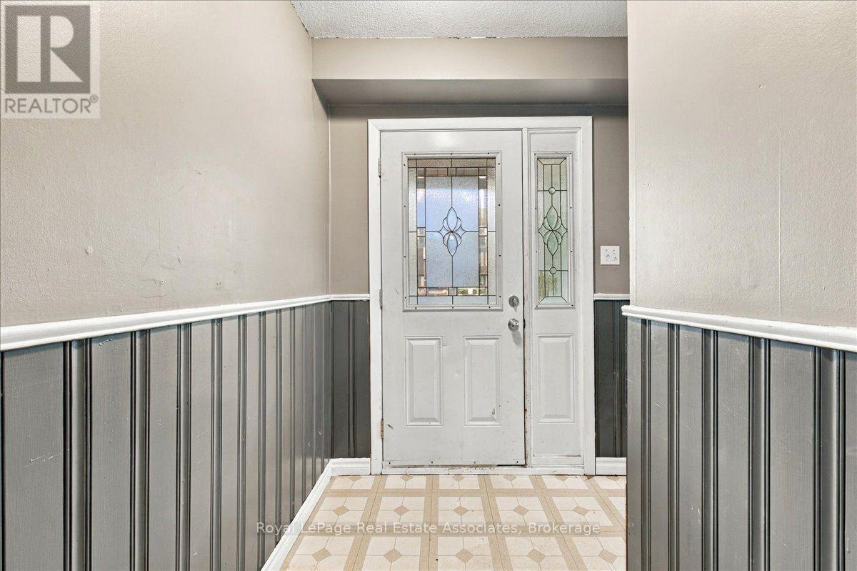 62 Alonna Street, Clarington, Ontario L1C 3P8 - Photo 4 - E13843864