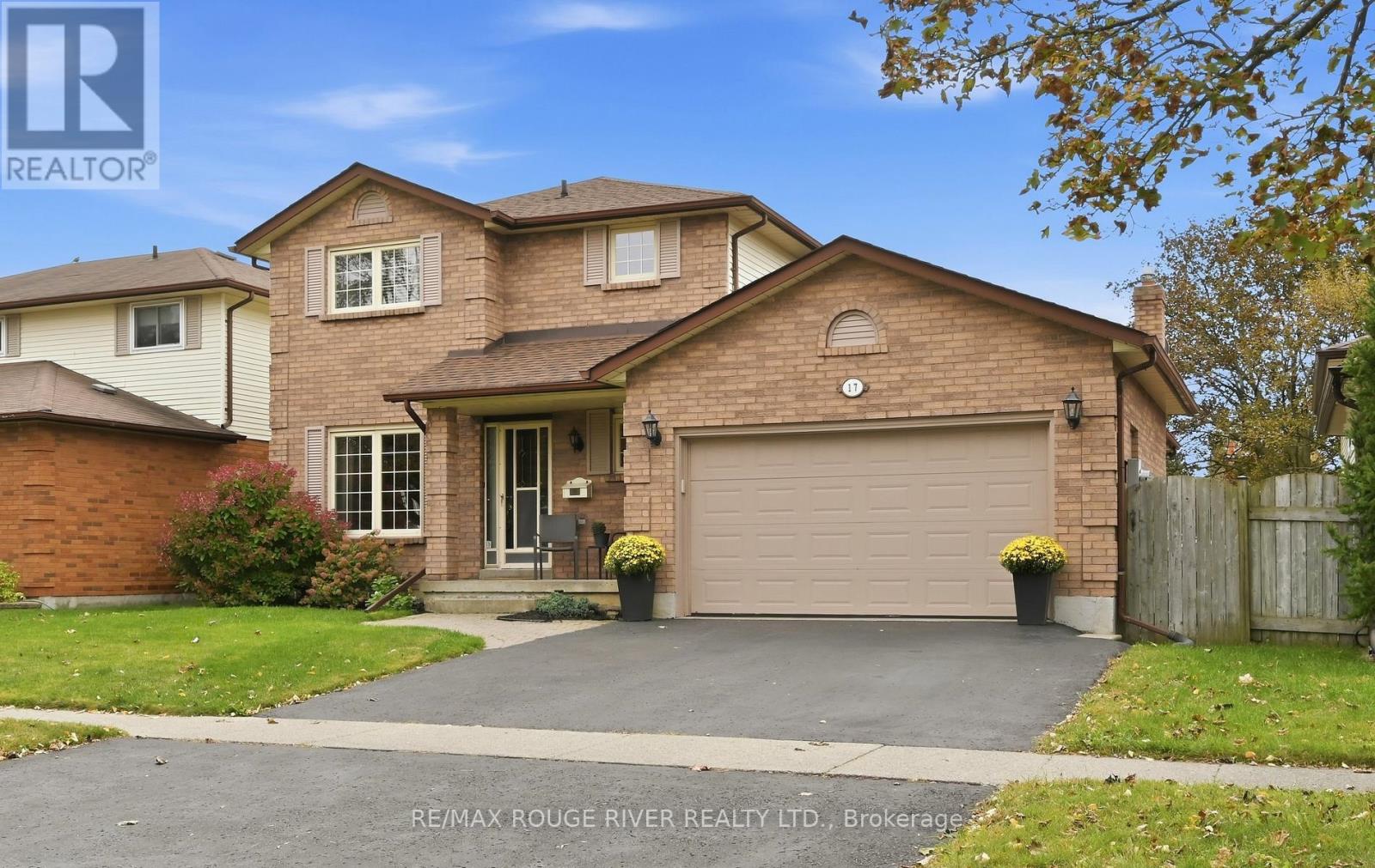 17 Cloverfield Street, Clarington, Ontario  L1E 1K4 - Photo 2 - E13843996