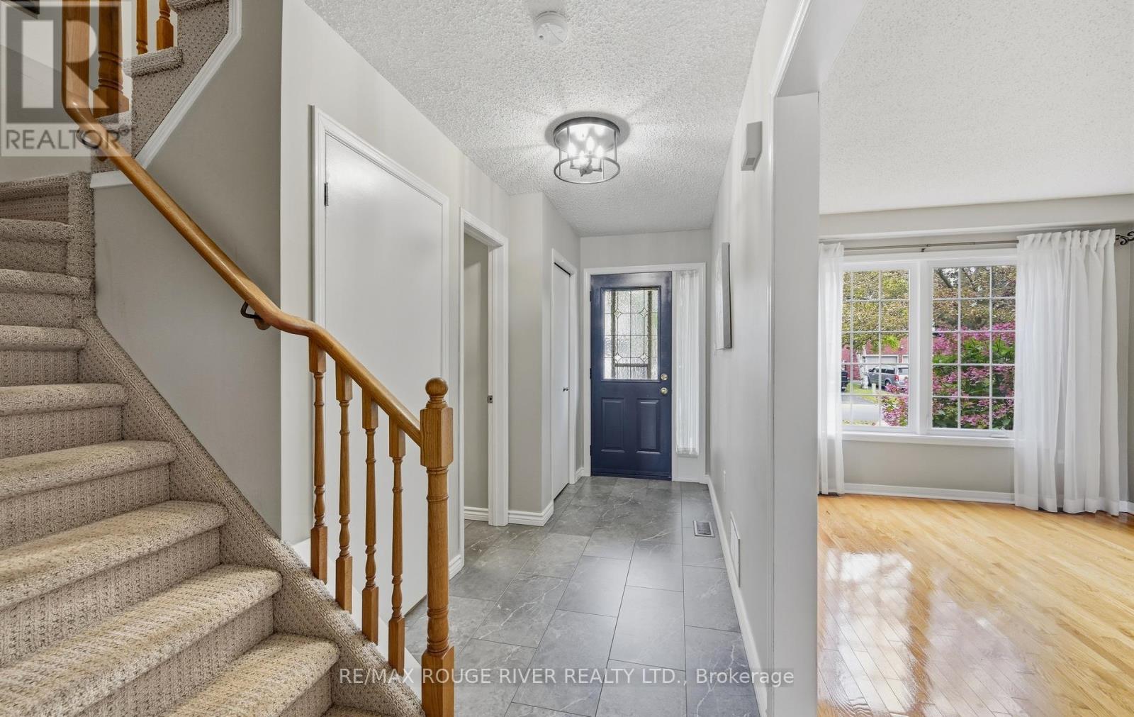 17 Cloverfield Street, Clarington, Ontario  L1E 1K4 - Photo 4 - E13843996