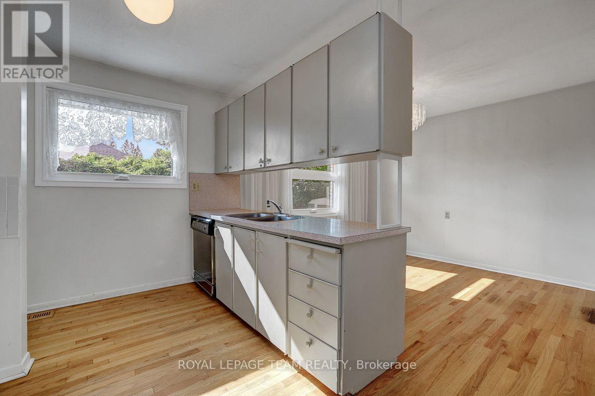12 Kesler Avenue, Ottawa, Ontario  K2E 5Z1 - Photo 10 - X13843816