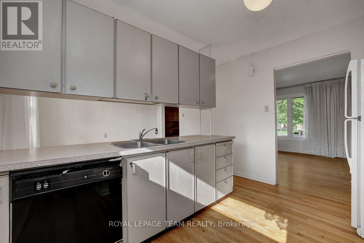 12 Kesler Avenue, Ottawa, Ontario  K2E 5Z1 - Photo 11 - X13843816