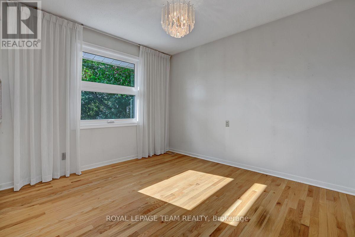 12 Kesler Avenue, Ottawa, Ontario  K2E 5Z1 - Photo 14 - X13843816