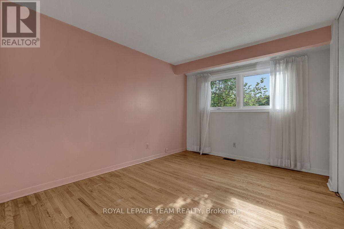 12 Kesler Avenue, Ottawa, Ontario  K2E 5Z1 - Photo 15 - X13843816