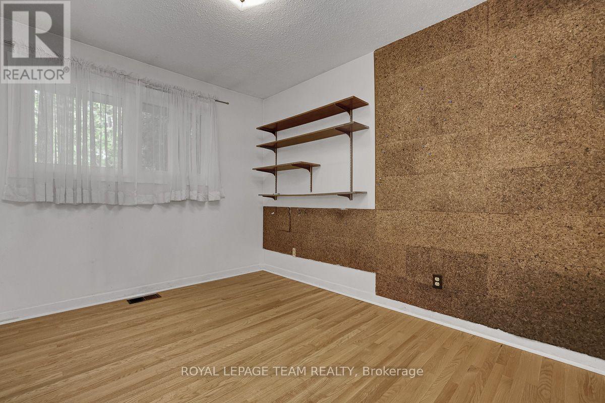 12 Kesler Avenue, Ottawa, Ontario  K2E 5Z1 - Photo 17 - X13843816