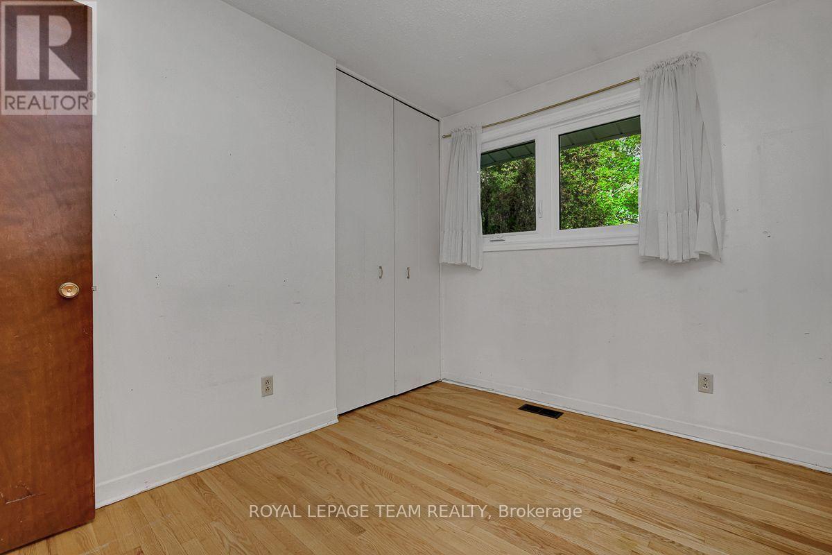 12 Kesler Avenue, Ottawa, Ontario  K2E 5Z1 - Photo 19 - X13843816