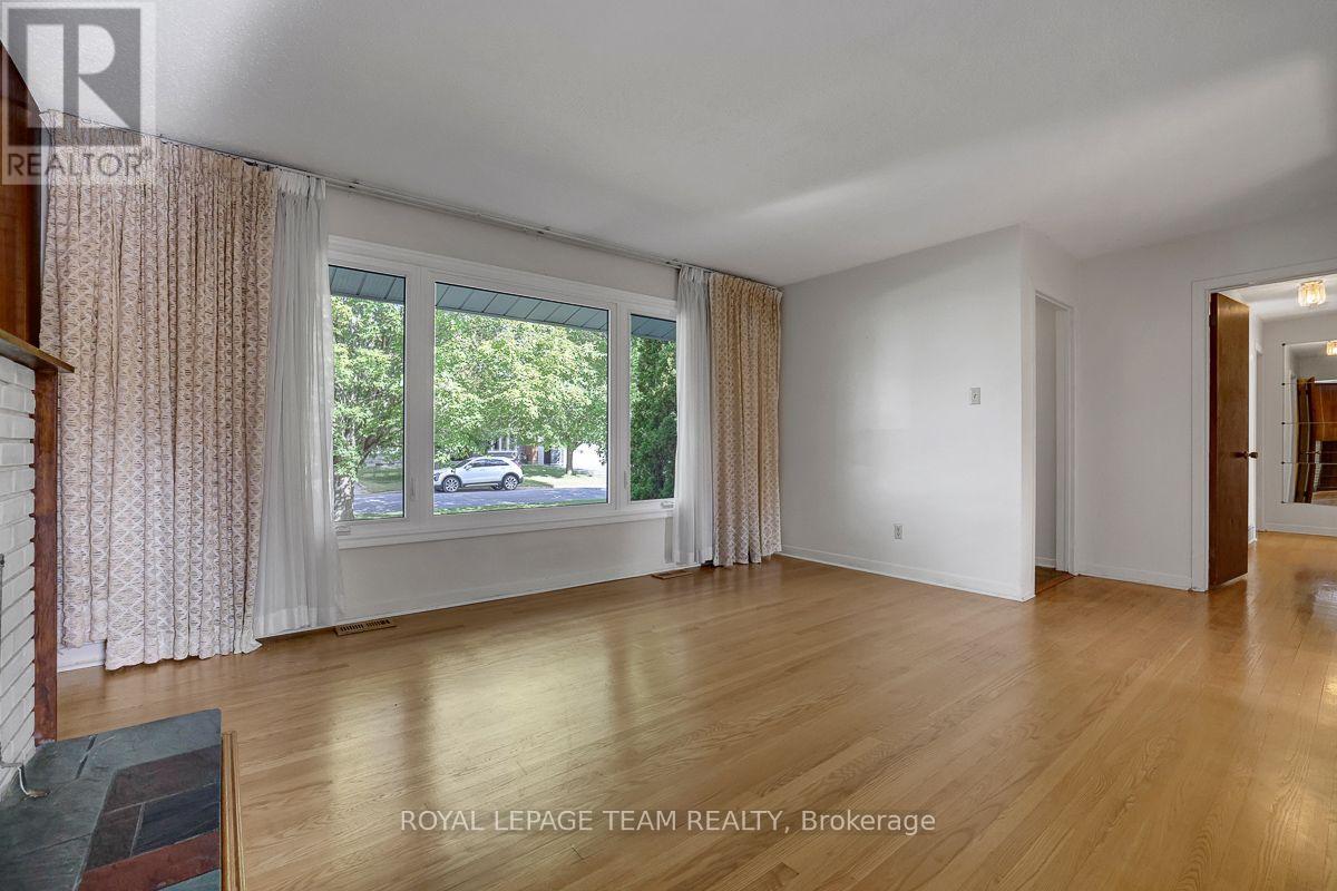 12 Kesler Avenue, Ottawa, Ontario  K2E 5Z1 - Photo 8 - X13843816