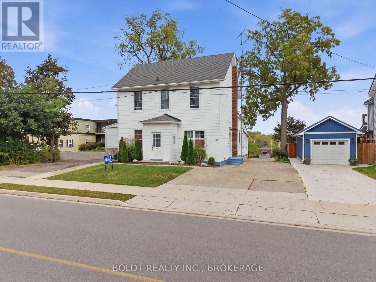 28 Chapel Street S, Thorold (Thorold Downtown), Ontario L2V 2C6 - Photo 1 - X13843826