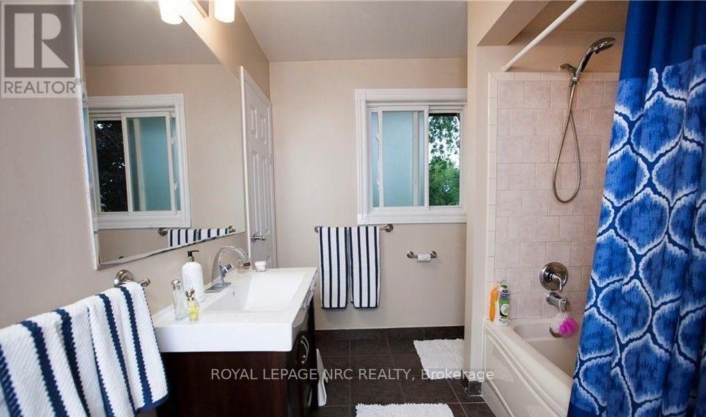 3823 Thirty Road N, Lincoln, Ontario  L3J 1W2 - Photo 13 - X13843908