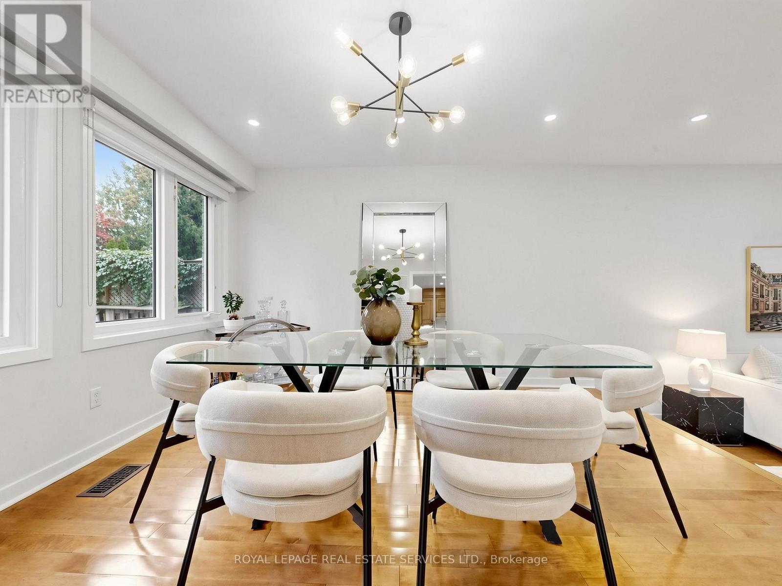 21 Glenmanor Way, Vaughan (Crestwood-Springfarm-Yorkhill), Ontario  L4J 3A3 - Photo 6 - N13843840