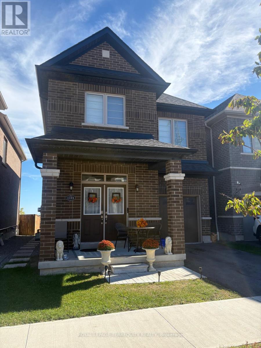 1101 Skyridge Boulevard, Pickering, Ontario  L1X 0G7 - Photo 2 - E13843796