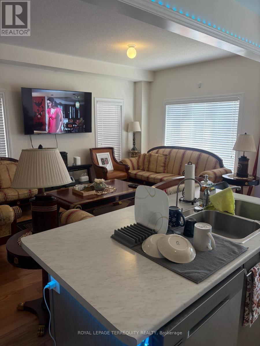 1101 Skyridge Boulevard, Pickering, Ontario  L1X 0G7 - Photo 9 - E13843796