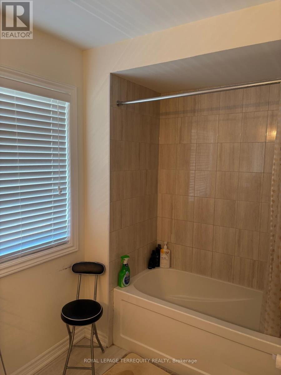 1101 Skyridge Boulevard, Pickering, Ontario  L1X 0G7 - Photo 21 - E13843796