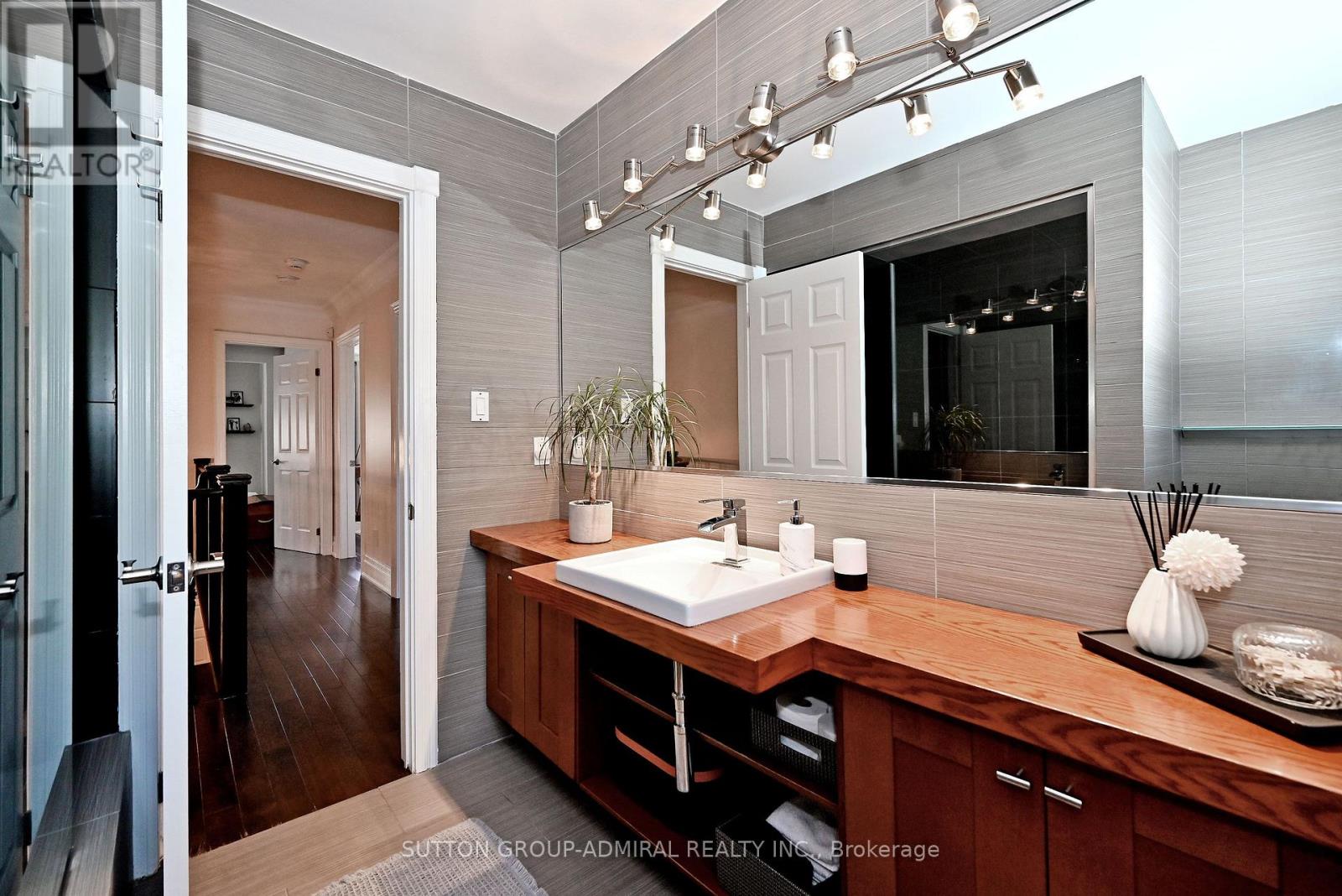 62 Castlehill Road, Vaughan, Ontario  L6A 1N8 - Photo 38 - N13843636