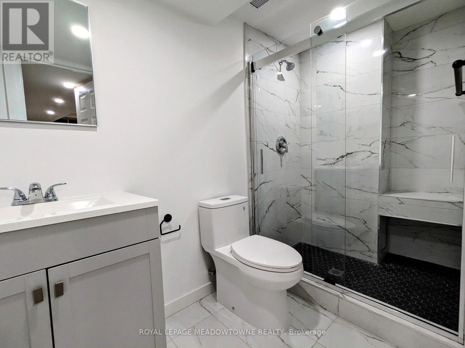 B - 737 Botany Hill Crescent, Newmarket, Ontario  L3Y 3A7 - Photo 6 - N13834202