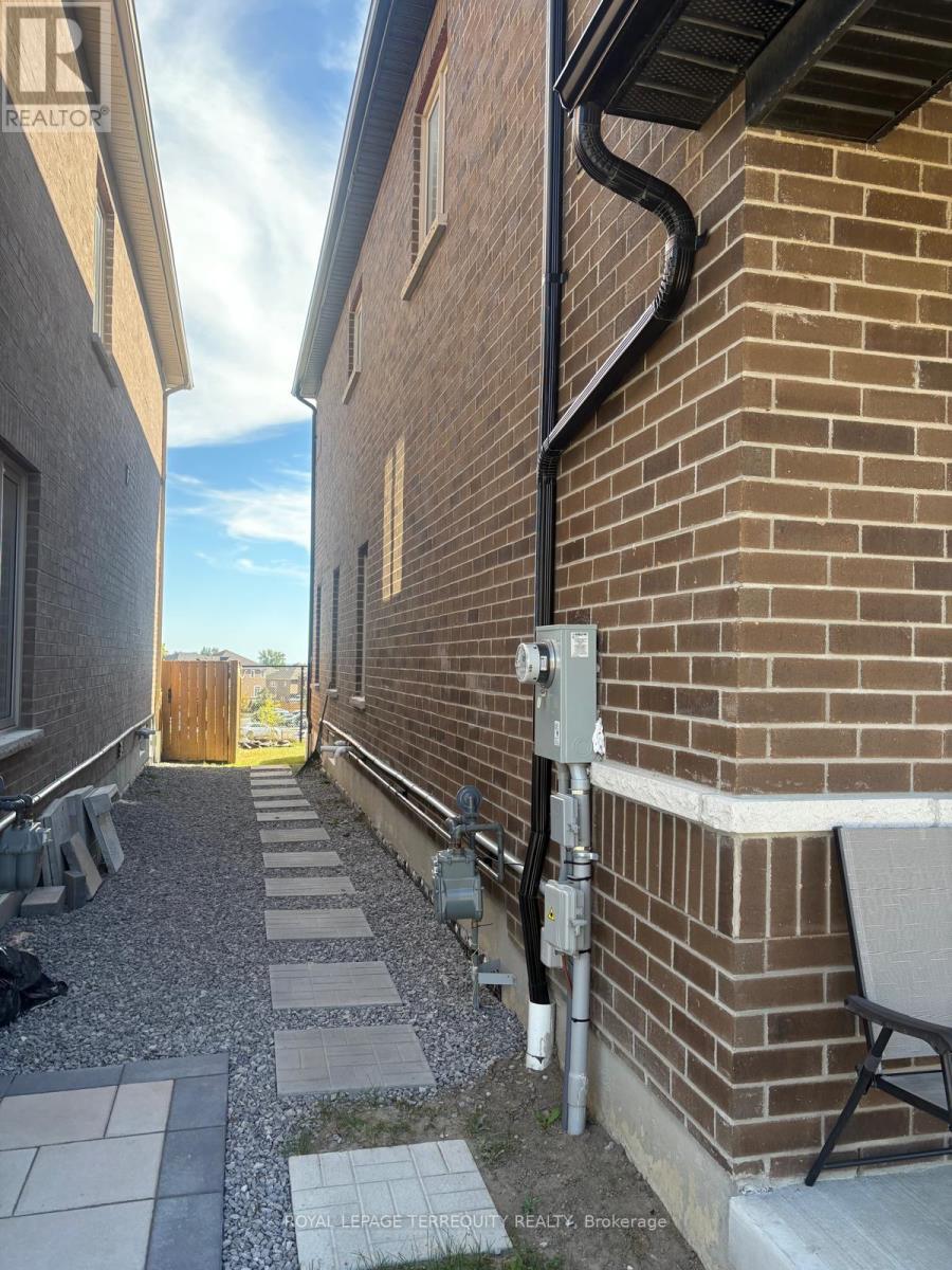 1101 Skyridge Boulevard, Pickering, Ontario  L1X 0G7 - Photo 30 - E13843796