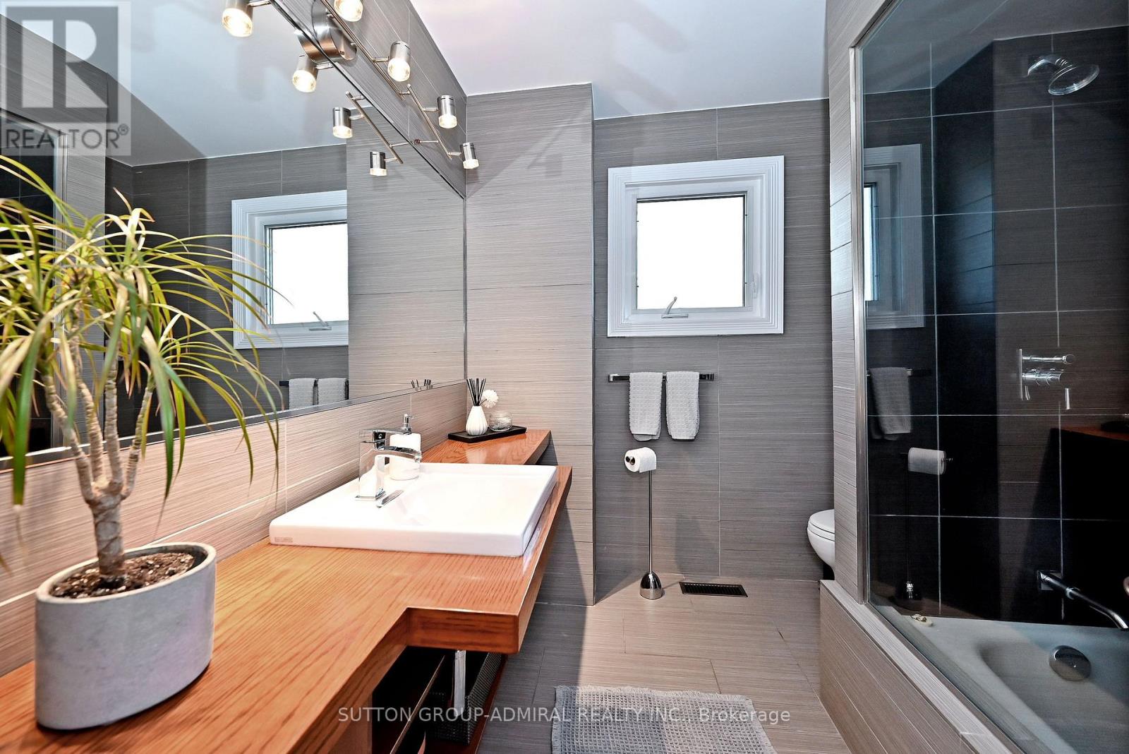 62 Castlehill Road, Vaughan, Ontario  L6A 1N8 - Photo 37 - N13843636