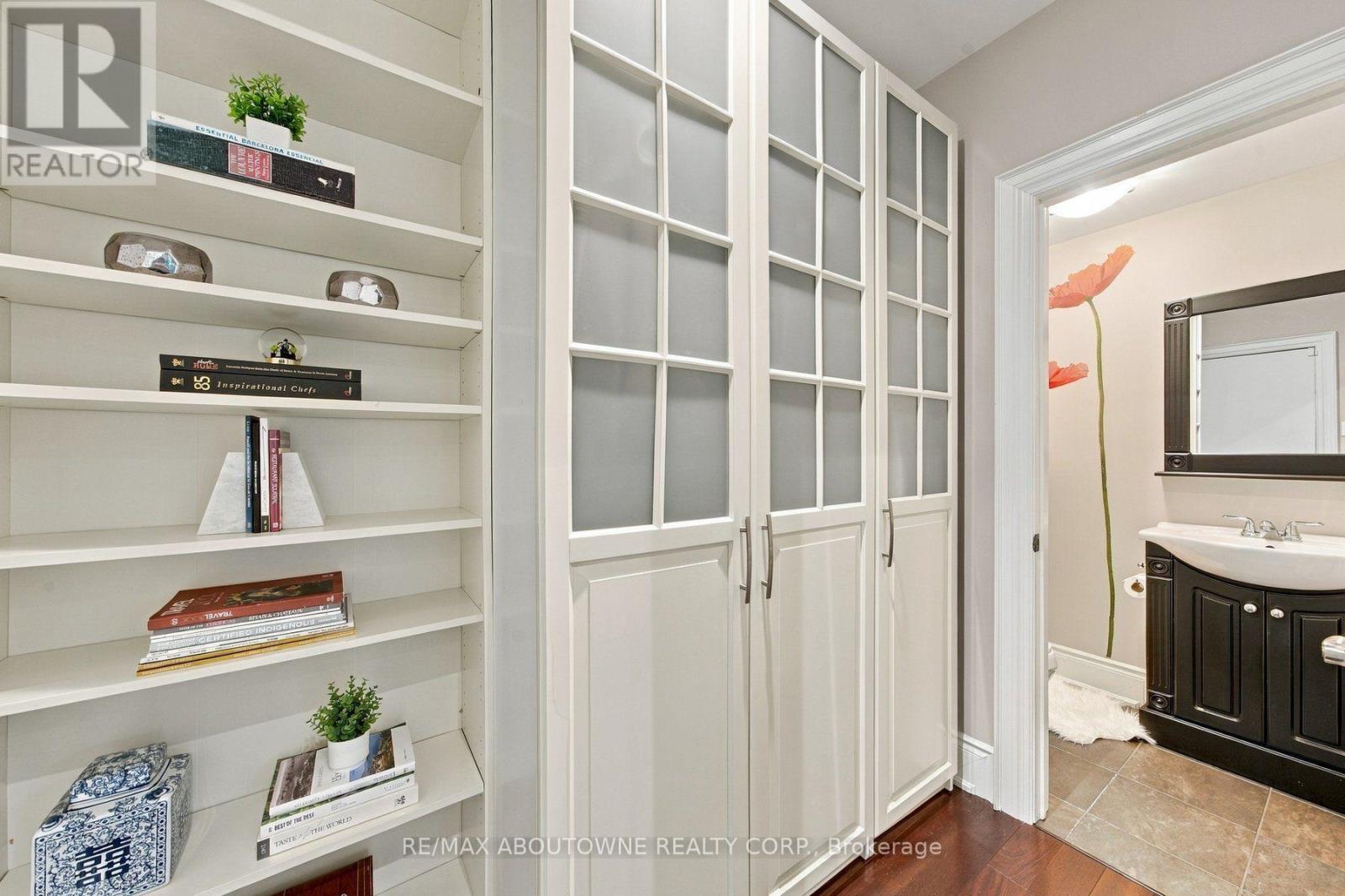 426 Trafalgar Road, Oakville, Ontario  L6J 3H7 - Photo 19 - W13843702
