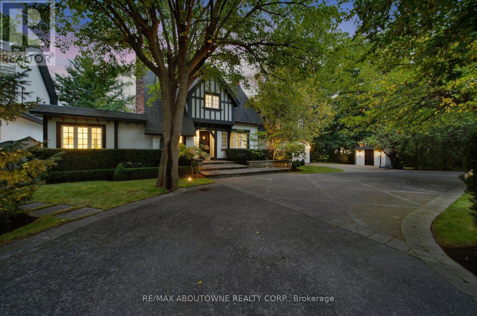 426 Trafalgar Road, Oakville, Ontario  L6J 3H7 - Photo 2 - W13843702