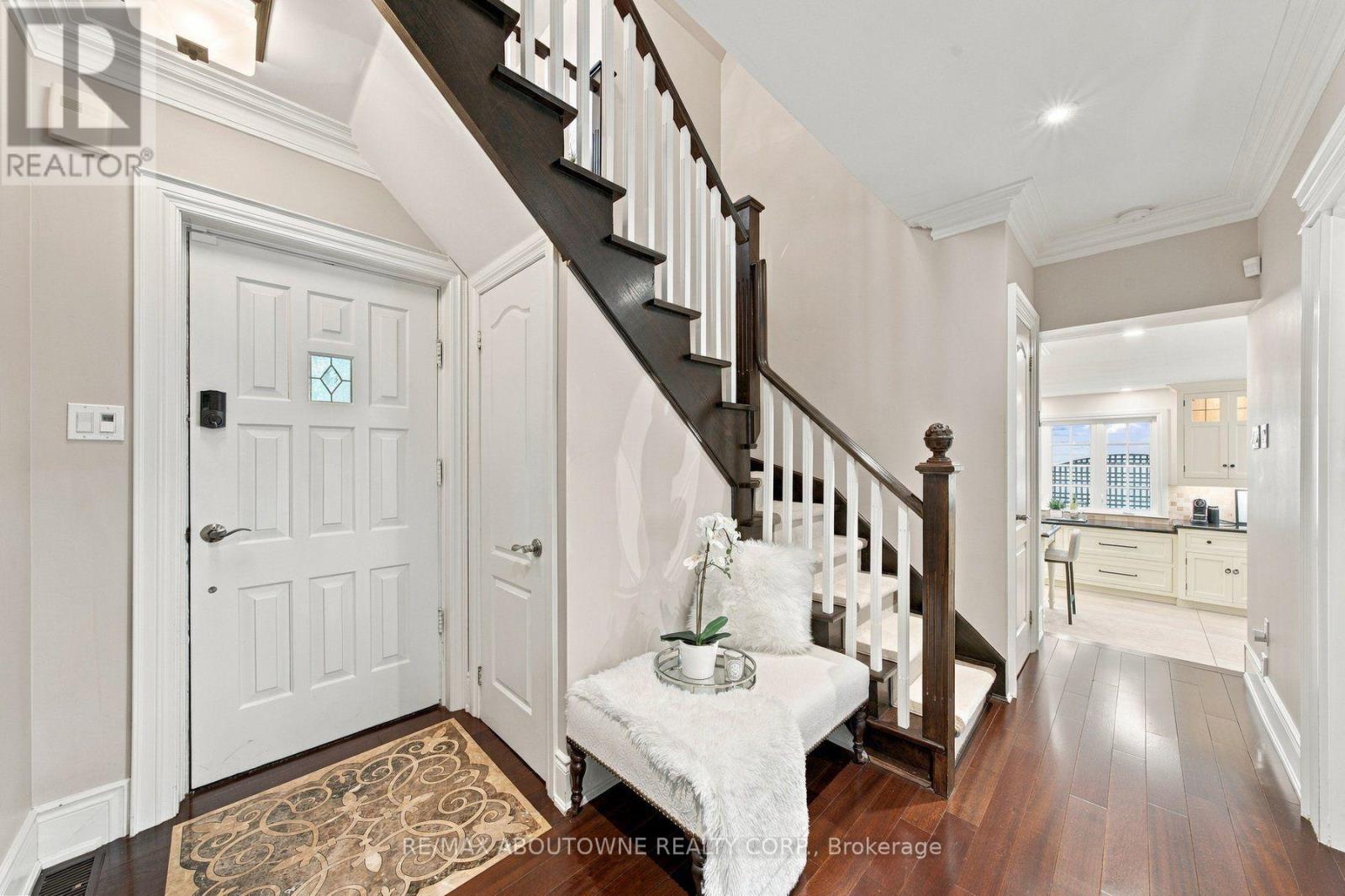426 Trafalgar Road, Oakville, Ontario  L6J 3H7 - Photo 3 - W13843702