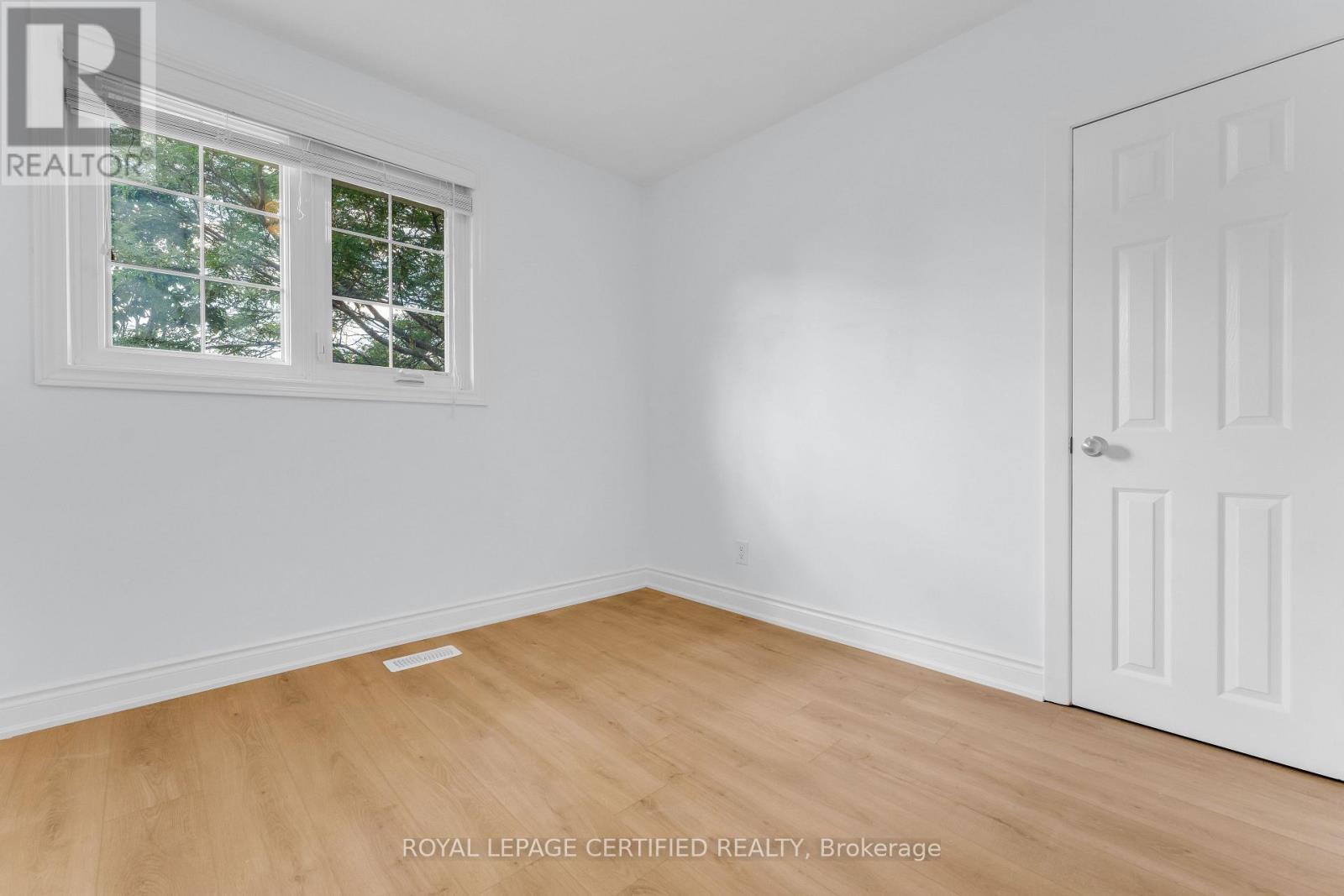 Main - 586 Pinegrove Road, Oakville, Ontario L6K 2C6 - Photo 15 - W13843800