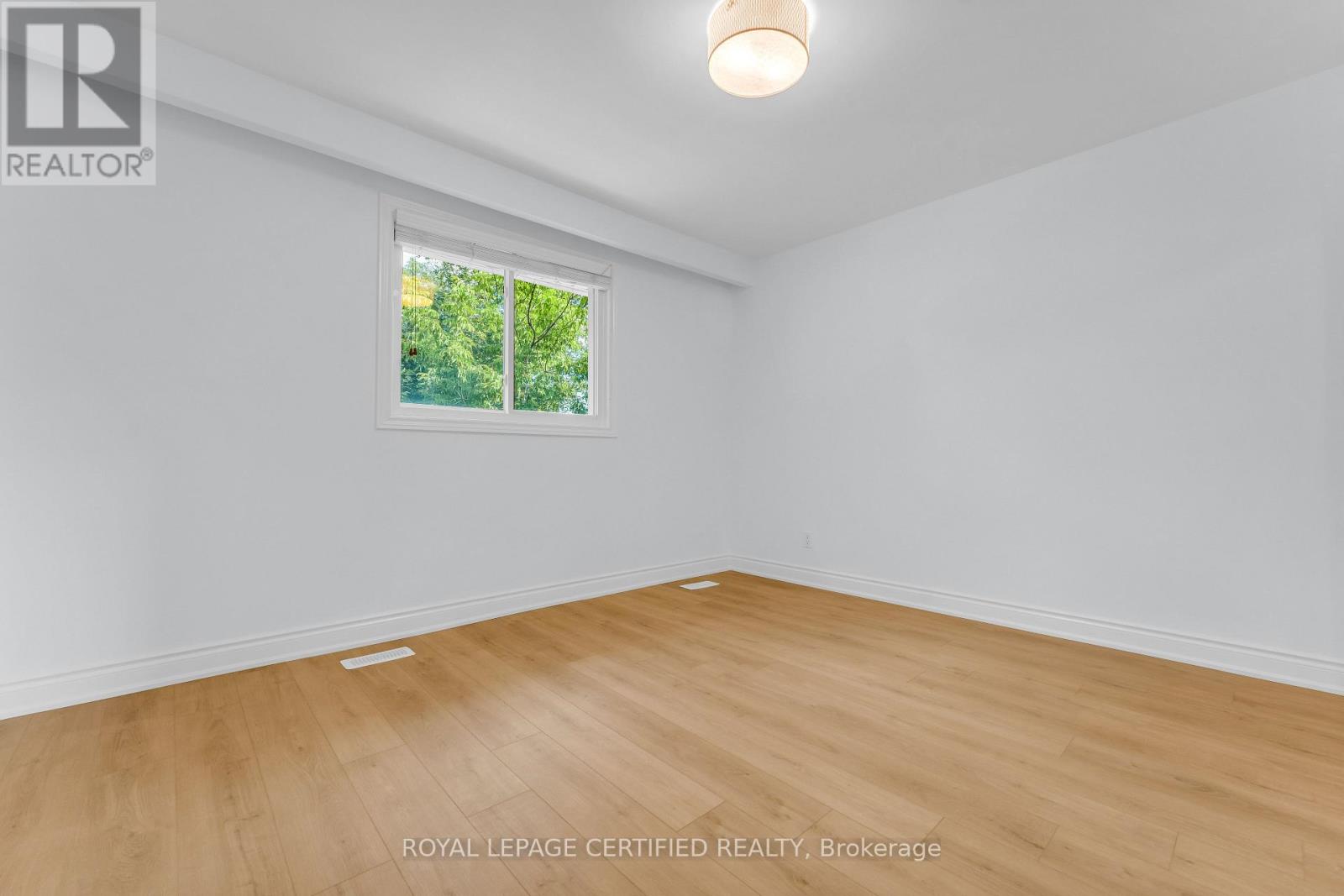 Main - 586 Pinegrove Road, Oakville, Ontario L6K 2C6 - Photo 18 - W13843800