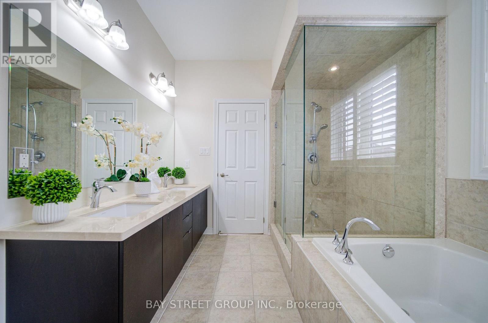 382 Begonia Gardens, Oakville, Ontario  L6M 1L7 - Photo 18 - W13843806