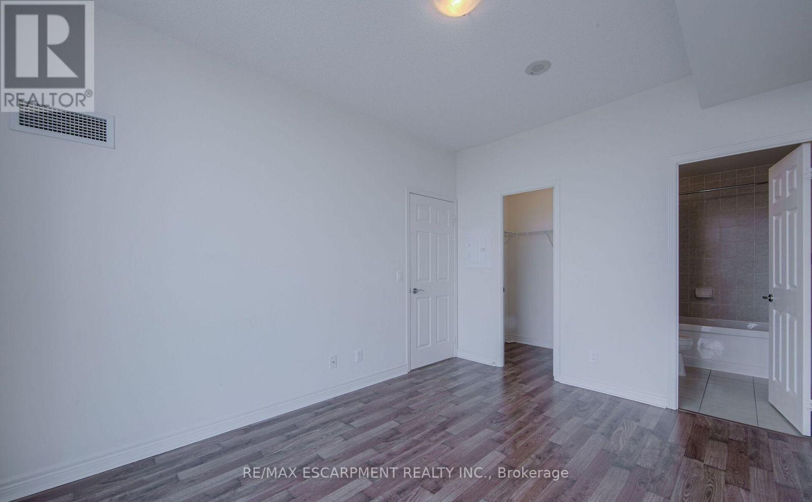 1005 - 339 Rathburn Road W, Mississauga, Ontario  L5B 0K6 - Photo 15 - W13843820