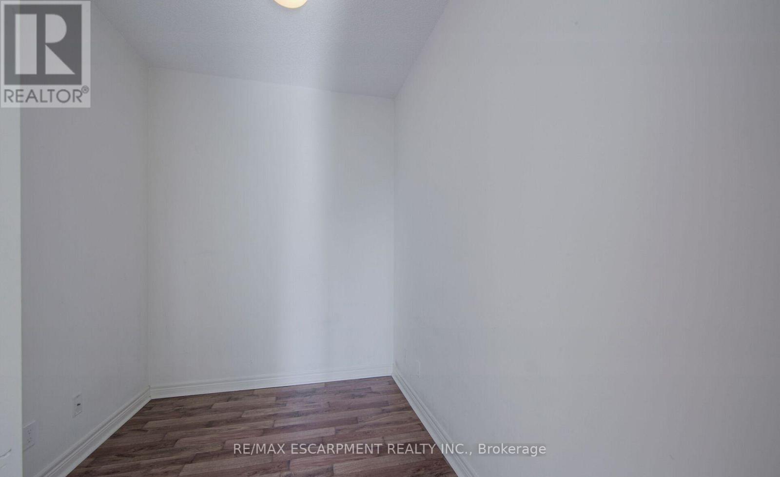 1005 - 339 Rathburn Road W, Mississauga, Ontario  L5B 0K6 - Photo 16 - W13843820