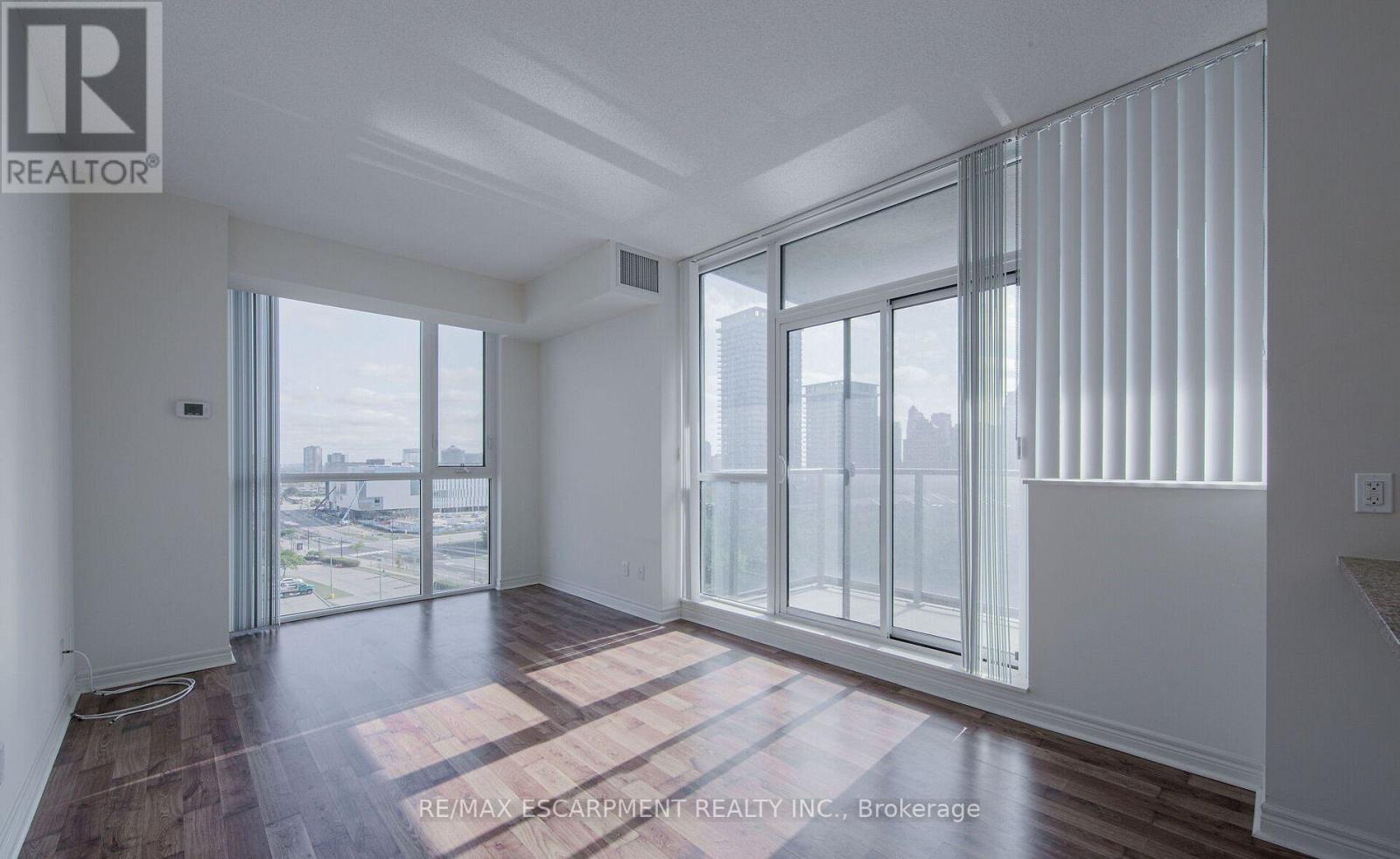 1005 - 339 Rathburn Road W, Mississauga, Ontario  L5B 0K6 - Photo 17 - W13843820