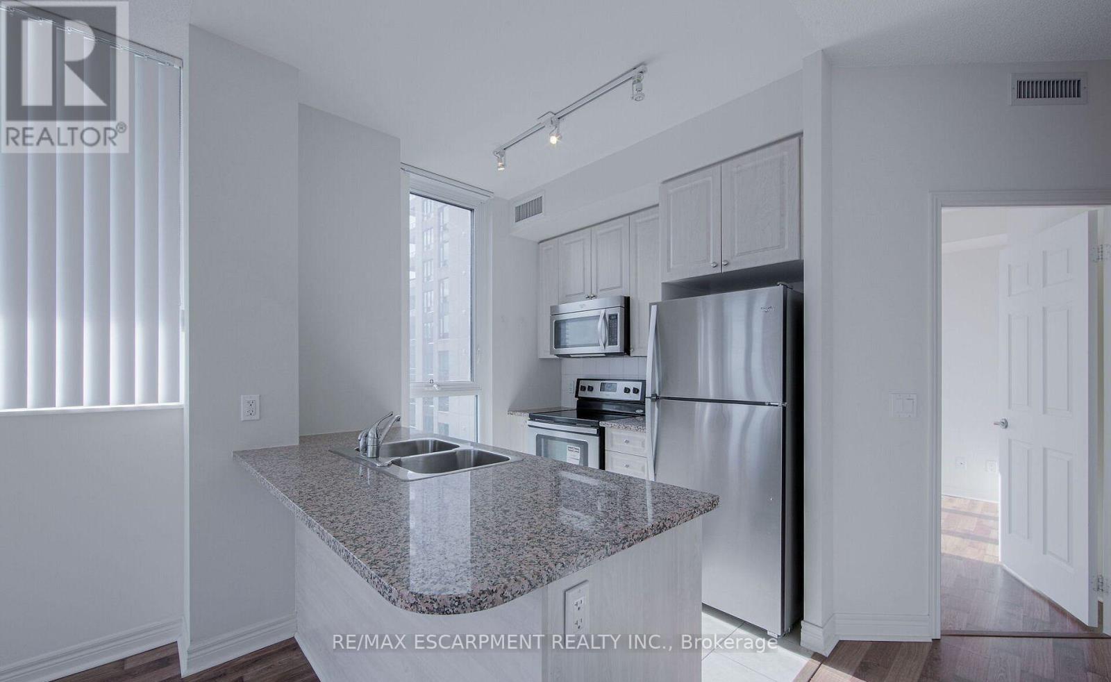 1005 - 339 Rathburn Road W, Mississauga, Ontario  L5B 0K6 - Photo 21 - W13843820