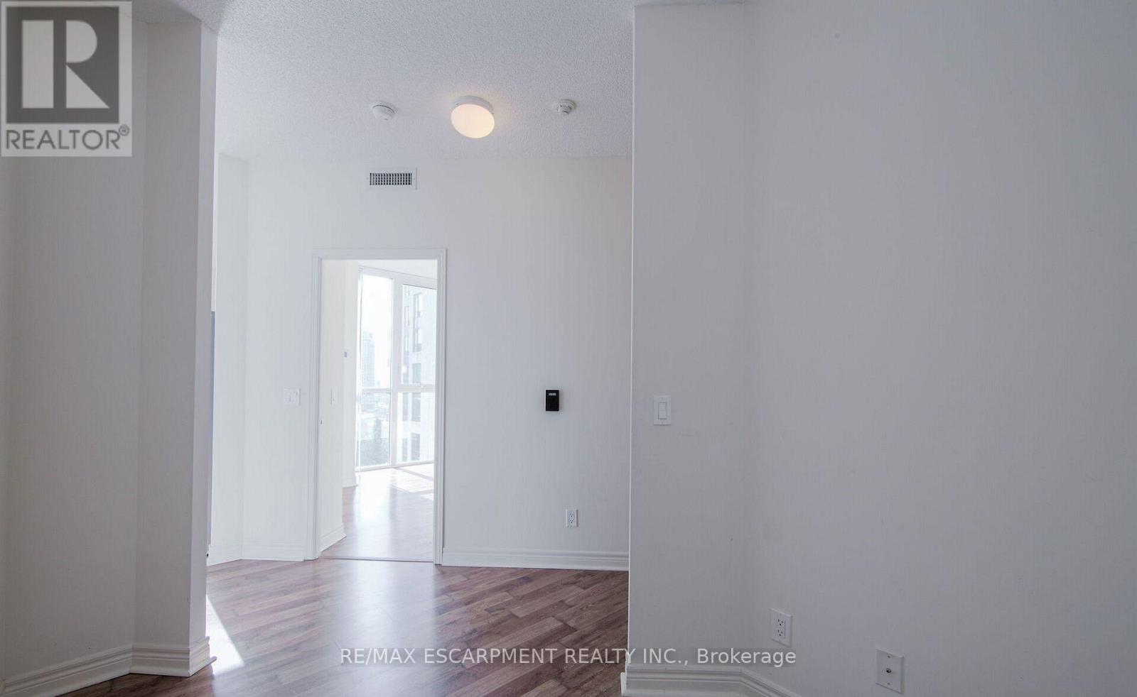 1005 - 339 Rathburn Road W, Mississauga, Ontario  L5B 0K6 - Photo 25 - W13843820