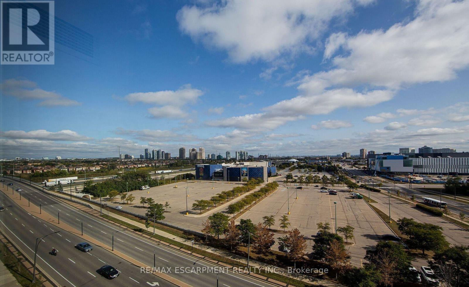 1005 - 339 Rathburn Road W, Mississauga, Ontario  L5B 0K6 - Photo 5 - W13843820