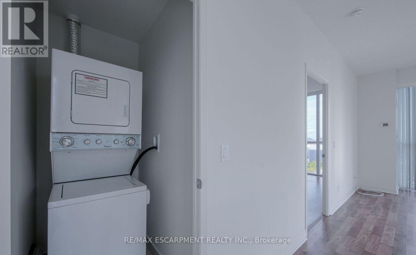 1005 - 339 Rathburn Road W, Mississauga, Ontario  L5B 0K6 - Photo 9 - W13843820