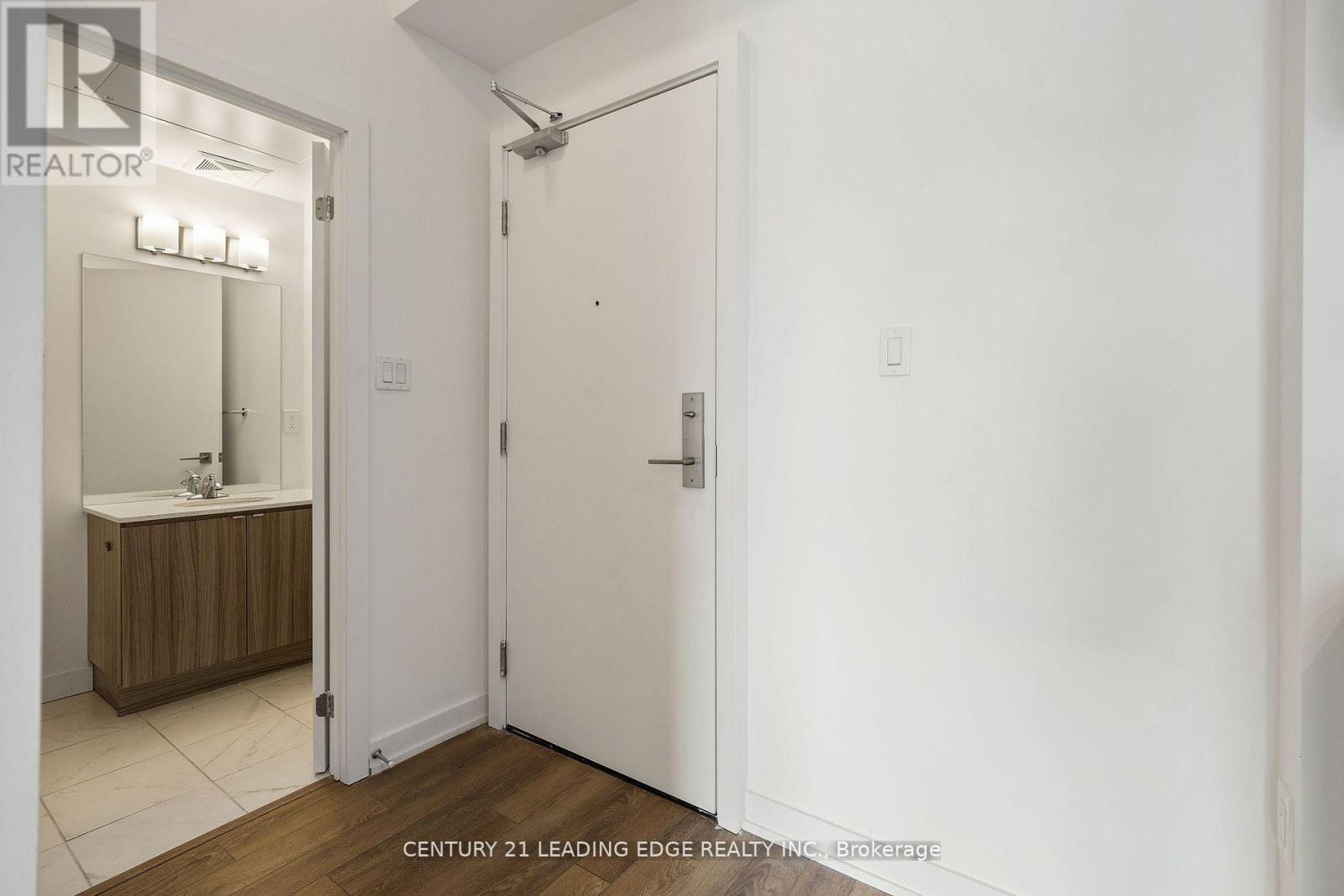 708 - 2433 Dufferin Street, Toronto, Ontario  M6E 0B4 - Photo 3 - W13843824