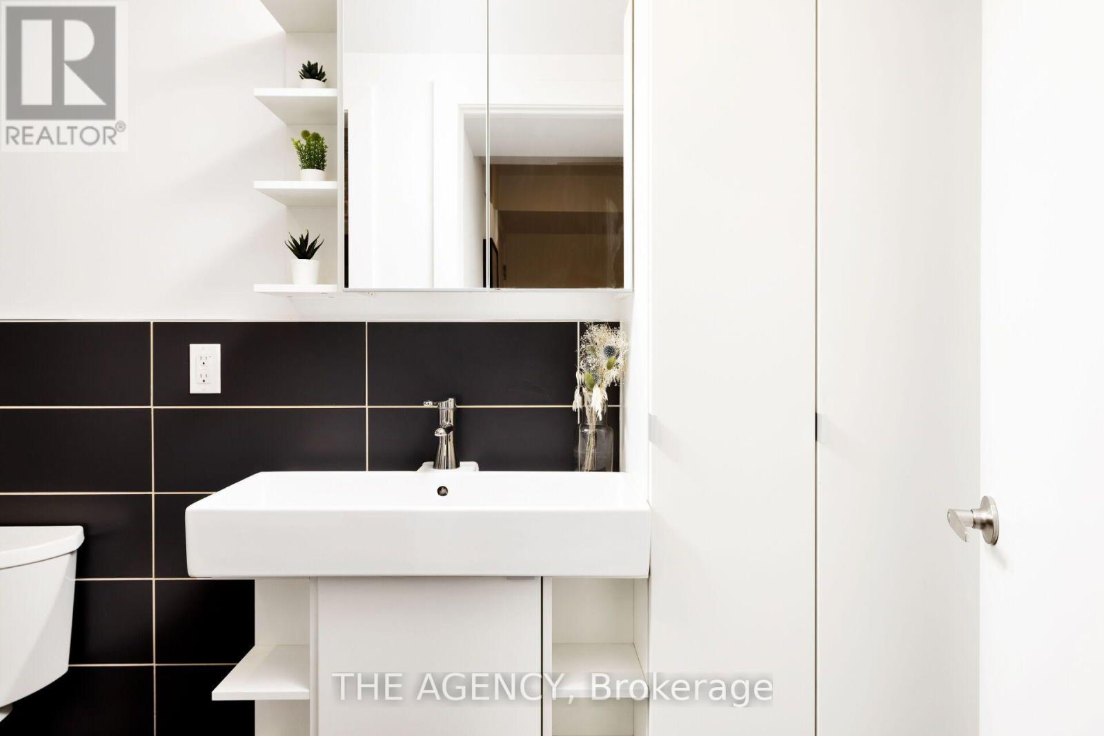 Lower - 135 Prescott Avenue, Toronto, Ontario  M6N 3G9 - Photo 11 - W13843878