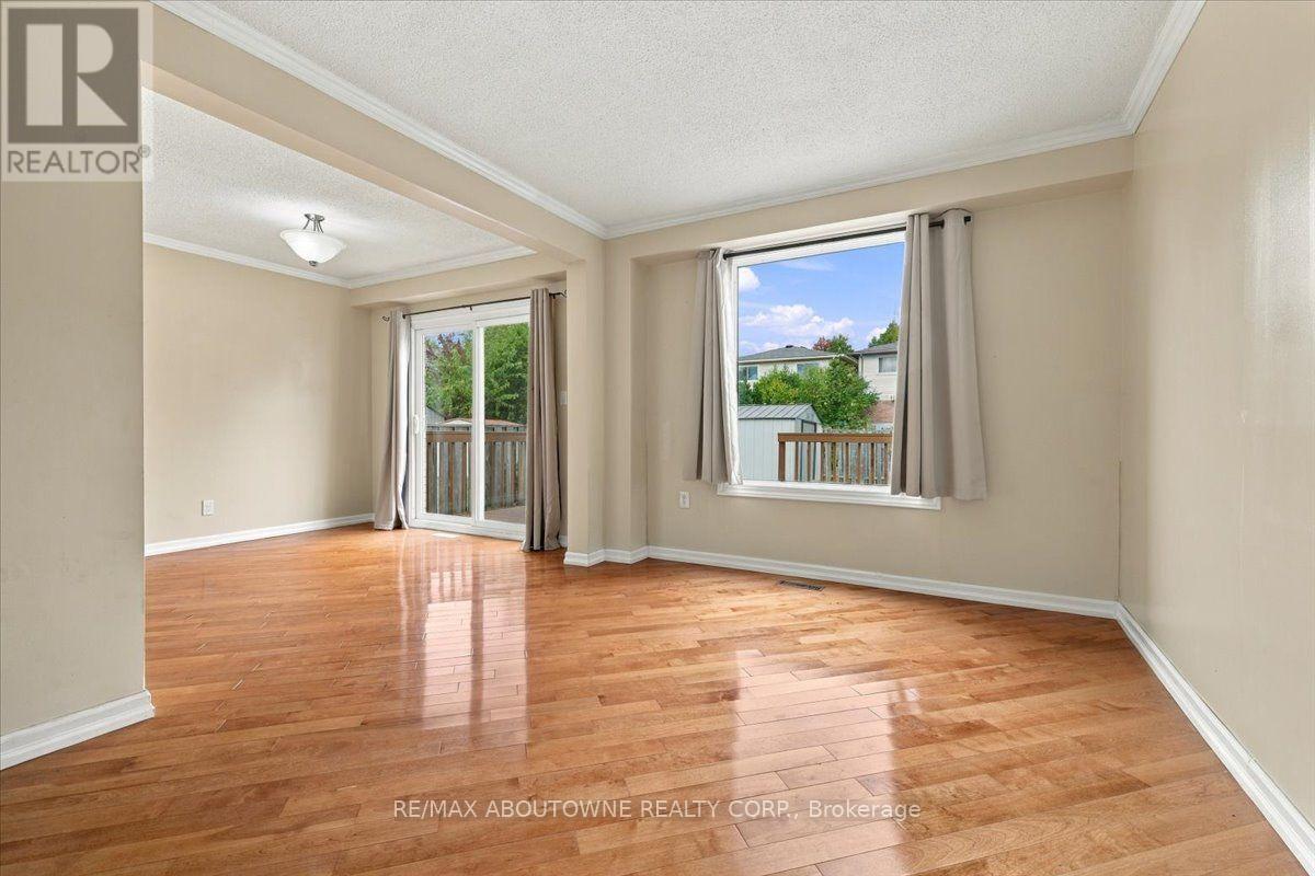 2197 Pembroke Court, Burlington, Ontario  L7P 3X8 - Photo 10 - W13843906