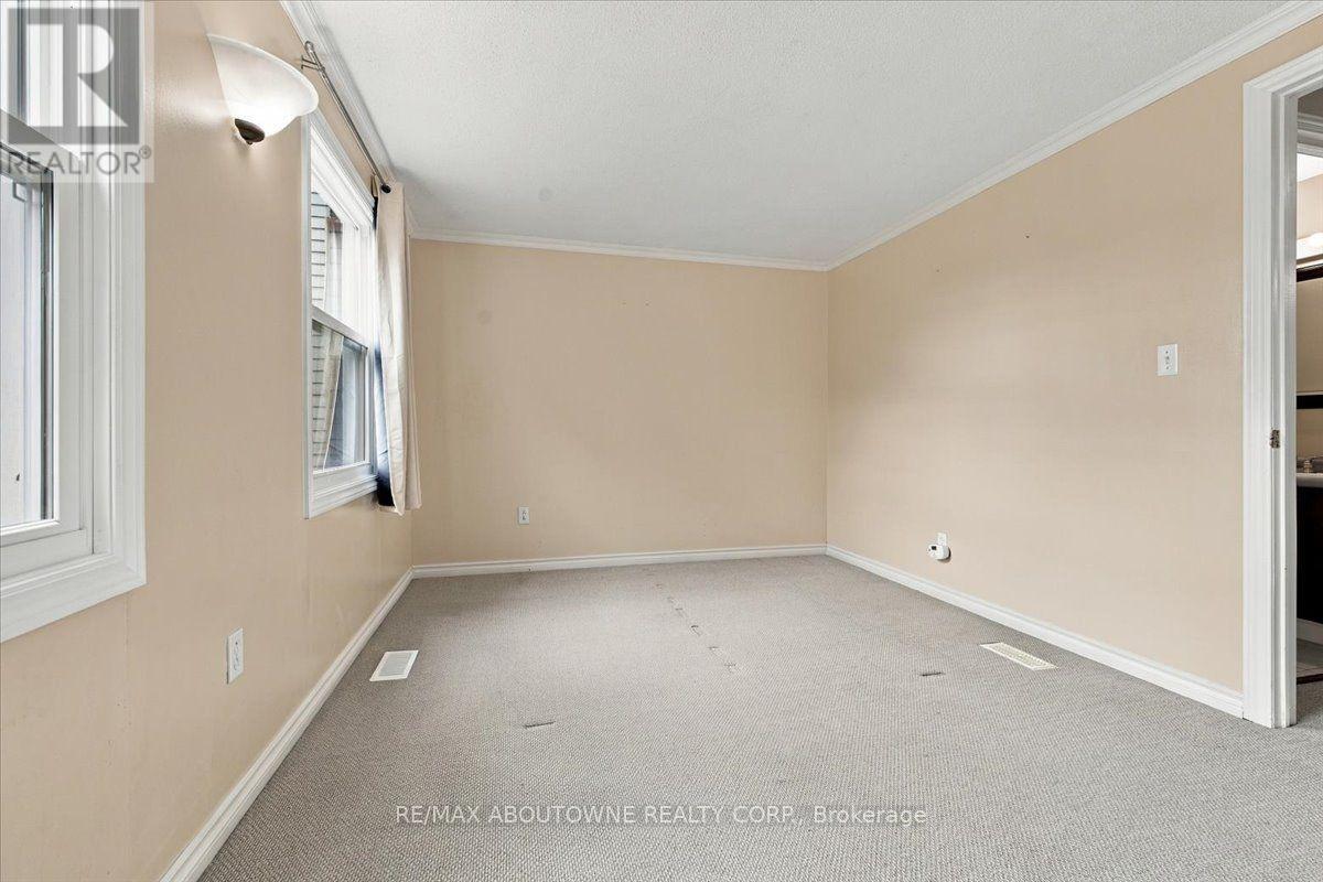 2197 Pembroke Court, Burlington, Ontario  L7P 3X8 - Photo 22 - W13843906