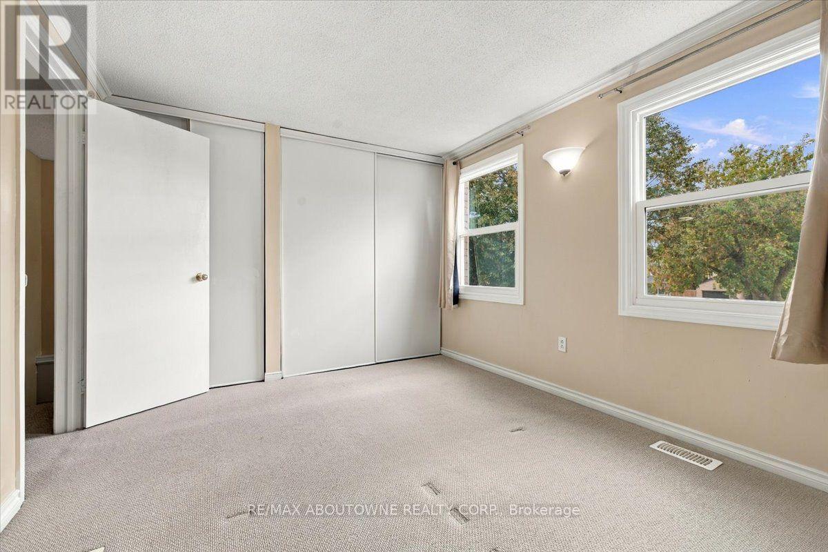 2197 Pembroke Court, Burlington, Ontario  L7P 3X8 - Photo 23 - W13843906