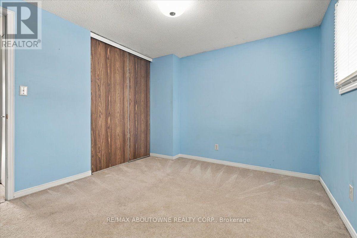 2197 Pembroke Court, Burlington, Ontario  L7P 3X8 - Photo 28 - W13843906