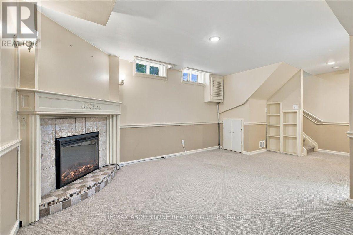 2197 Pembroke Court, Burlington, Ontario  L7P 3X8 - Photo 33 - W13843906