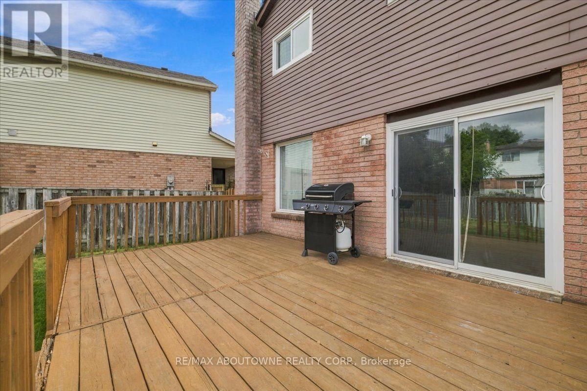 2197 Pembroke Court, Burlington, Ontario  L7P 3X8 - Photo 41 - W13843906