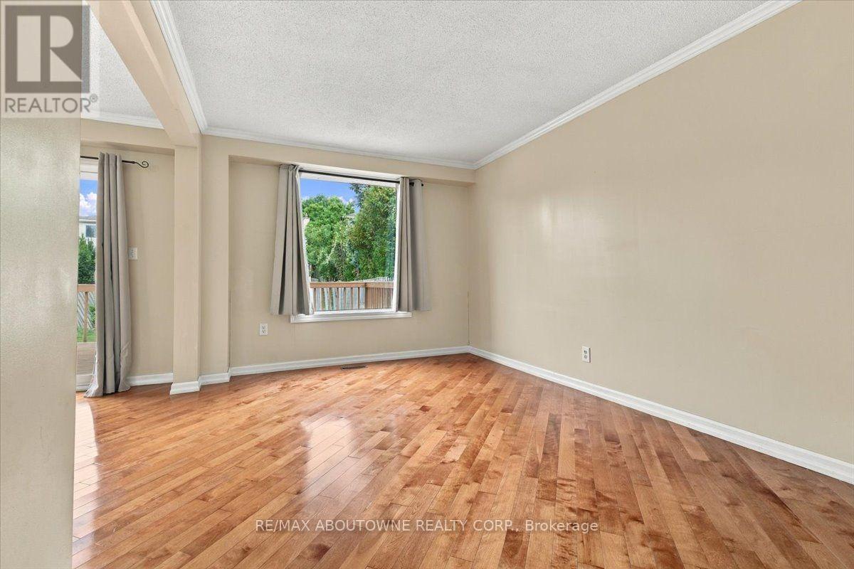 2197 Pembroke Court, Burlington, Ontario  L7P 3X8 - Photo 6 - W13843906