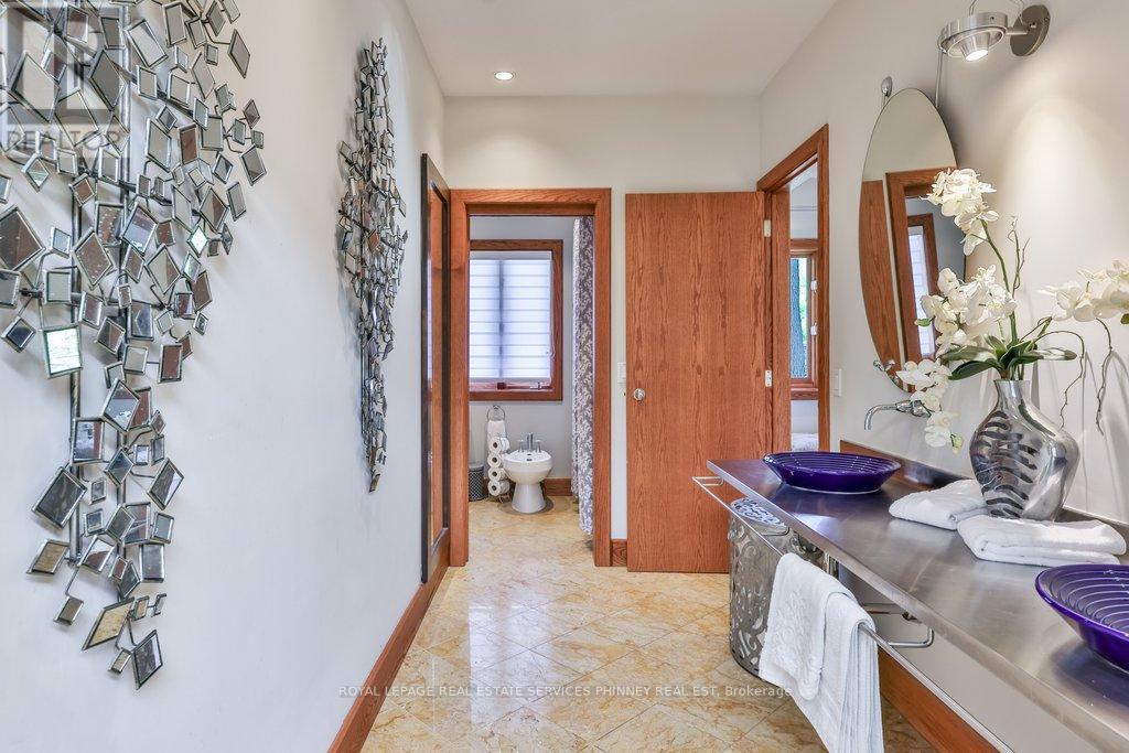 1188 Birchview Drive, Mississauga, Ontario  L5H 3C8 - Photo 14 - W13212940