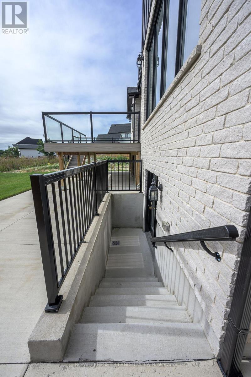 4038 Ayrshire Avenue, London South, Ontario  N6P 0H7 - Photo 37 - X13842772