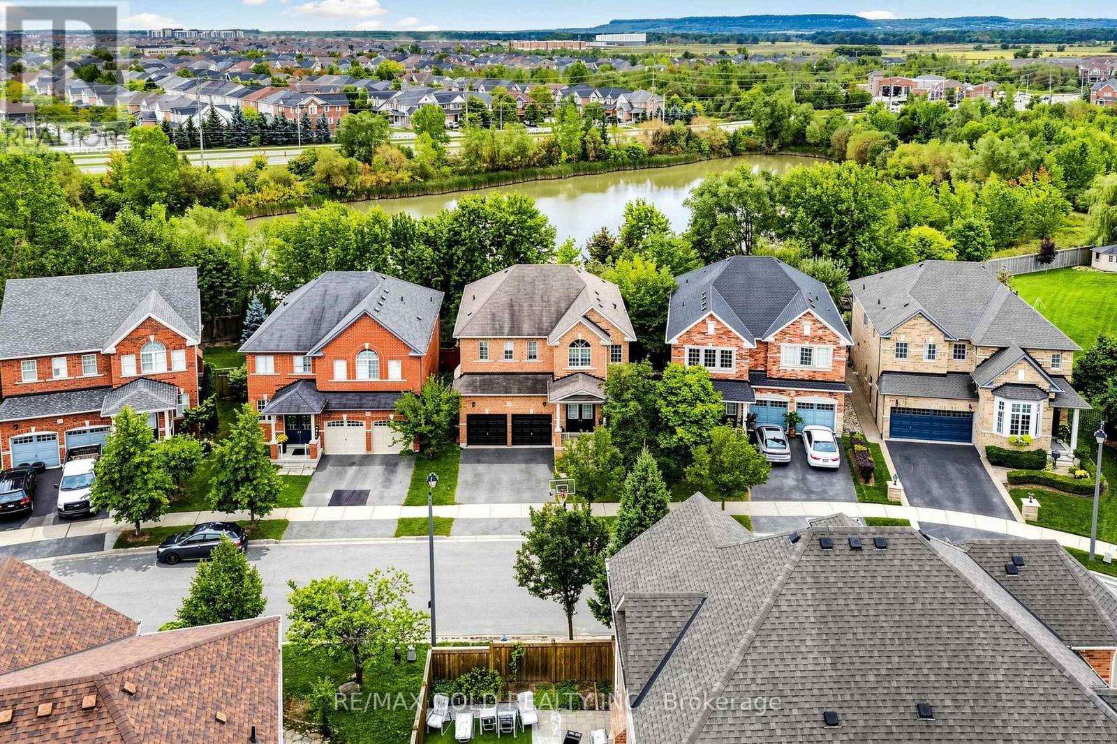 284 Holmes Crescent, Milton, Ontario  L9T 0R2 - Photo 4 - W13843270