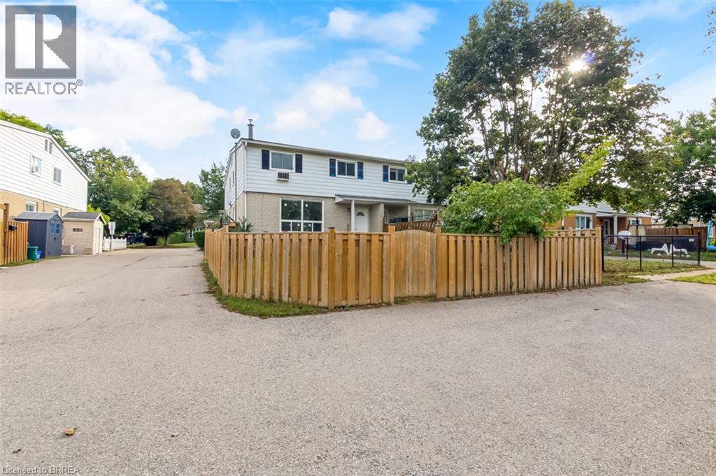 51 METCALFE Crescent Unit# D, Brantford, Ontario