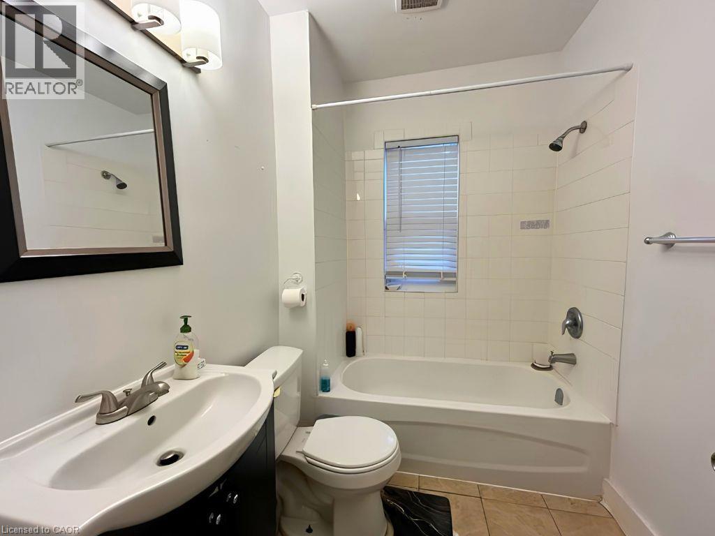 11b Wentworth Street N, Hamilton, Ontario  L8L 5T8 - Photo 10 - 40853486
