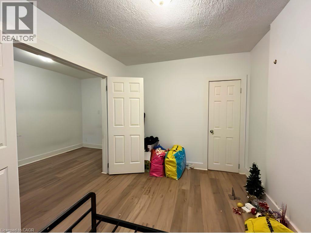 11b Wentworth Street N, Hamilton, Ontario  L8L 5T8 - Photo 8 - 40853486